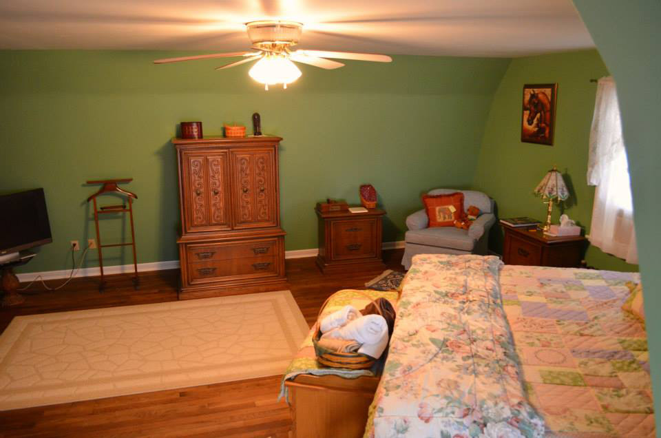 upstairs_greenroom_bed2