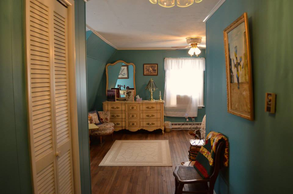 upstairs_blueroom_entrance