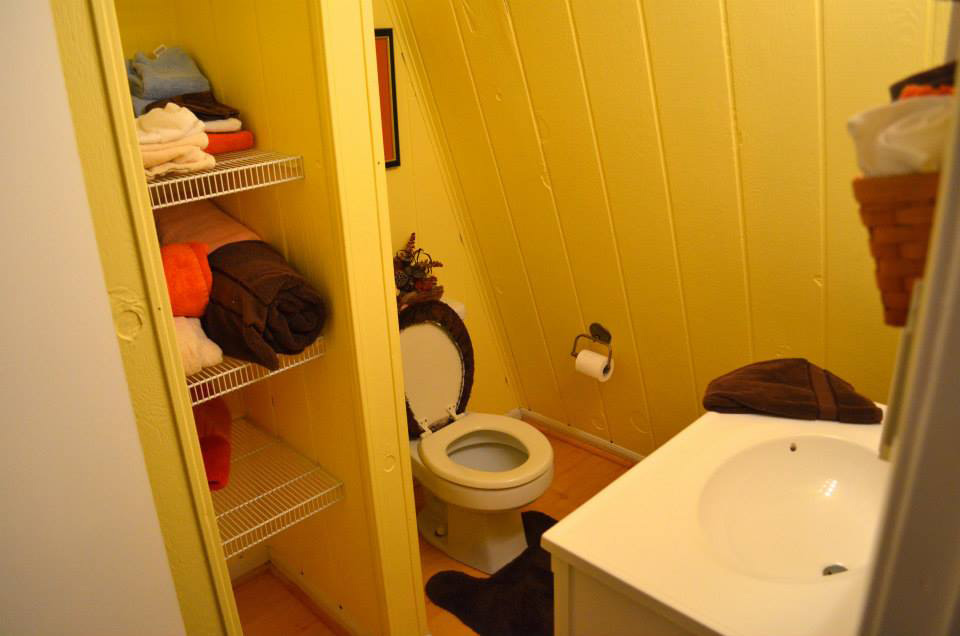 upstairs_bathroom-1